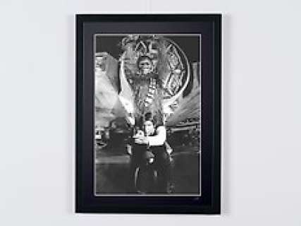 Han And Chewbacca with the Millennium Falcon, Star Wars Episode Iv: a New Hope | Star Wars Episode IV: A New Hope, Han and Chewbacca with the Millennium Falcon - Fine Art Photography - Luxury Wooden Framed 70X50 cm - Limited Edition Nr 02 of 30 - Serial ID 20086 - Original Certificate (COA), Hologram Logo Editor and QR Code | Catawiki