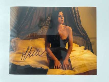 James Bond 007: Spectre - Monica Bellucci as "Lucia Sciarra" signed photo with B’BC holographic COA | Catawiki