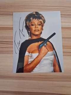 James Bond 007: GoldenEye - signed by Tina Turner (+) Title Song Performer - with Certified Genuine bc holographie COA | Catawiki