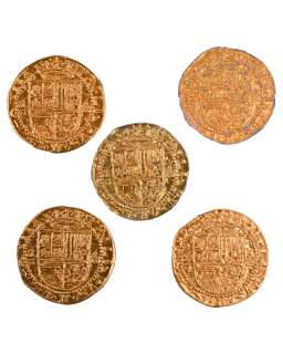 "Pirates of the Caribbean: The Curse of the Black Pearl" Prop Pirate Coins | Planet Hollywood Vault