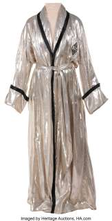 Goldie Hawn "Joanna" belted dressing gown from Overboard....