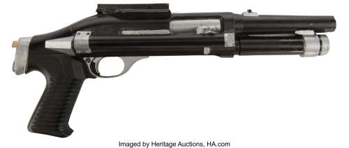 Danny Glover "Lieutenant Mike Harrigan" sawed-off shotgun prop from Predator 2....
