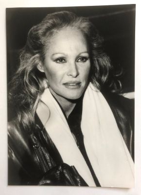 Robert Cohen (AGIP) - Ursula Andress - photo de presse originale - 1983 | Catawiki