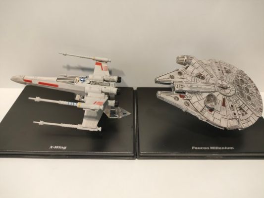 Lucasfilm LTD&TM - Model kit (2) - Millennium Falcon; X-Wing | Catawiki