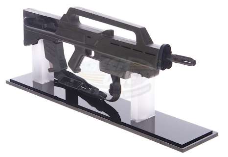 Lot 372 - Starship Troopers - Hero Carbine Morita Rifle