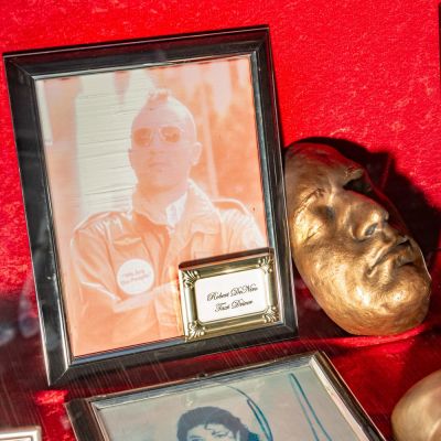 Lot 1079 - Robert De Niro Mask Life Mask for Taxi Driver | misc / divers