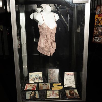 Desperate Housewives Nighties | Other auctions