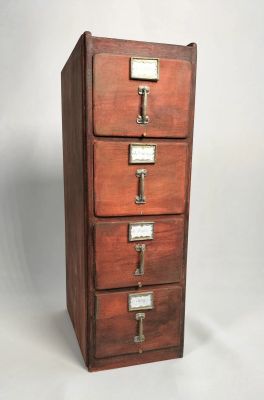 Addams Family (The) (1991) - La... | Lot 14 - ADDAMS FAMILY (THE) (1991) - LA FAMILLE ADDAMS (1991) Meuble... | Mirabaud Mercier