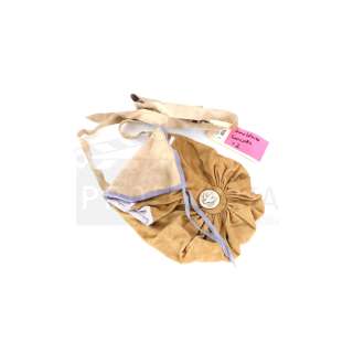 Once Upon a Time - Snow White’s Satchel Prop (S01E07) (0339) | Propabilia