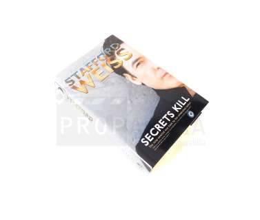 Lot 9 - Map to the Stars - Secrets Kill Prop Book (0001)