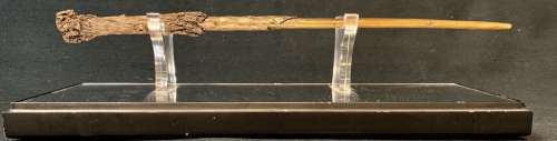 Harry Potter and the Prisoner of Azkaban (2004) - Harry Potter (Daniel Radcliffe) Wand | Hanlin Auction Service