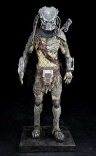 AVPR: ALIENS VS. PREDATOR: REQUIEM (2007) - Lot 41 - Wolf (Ian Whyte) Predator Costume Display
