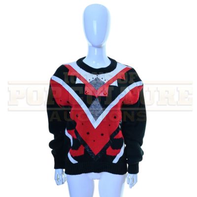 Lot 31 - The Goldbergs (TV) - Beverly Goldberg’s (Wendi McLendon-Covey) Sweater - 58-63 | Icons of Pop Culture