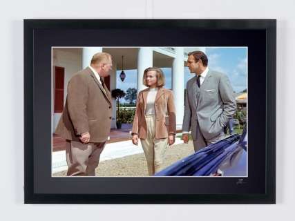 Sean Connery & Honor Blackman & Gert Fröbe, James Bond 007: Goldfinger - James Bond 007: Goldfinger, Sean Connery & Honor Blackman & Gert Fröbe - Fine Art Photography - Luxury Wooden Framed 70X50 cm - Limited Edition Nr 01 of 30 - Serial ID 20474 - - Original Certificate (COA), Hologram Logo Editor and QR Code
