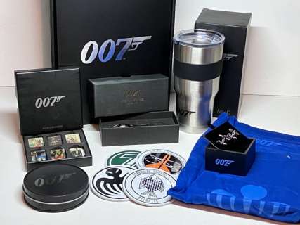 James Bond 007: Spectre - Official SPECTRE collectors A-Box | Catawiki