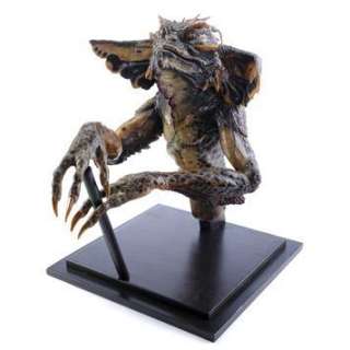 GREMLINS 2: THE NEW BATCH (1990) - Lot 171 - Lunging Gremlin Mohawk Puppet