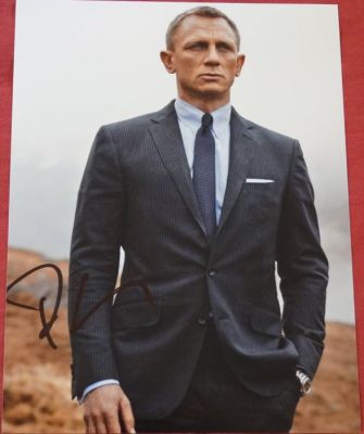 James Bond 007: Skyfall - Daniel Craig is James Bond 007 - autopgraph, photo, signed with Certified Genuine b´bc | Catawiki