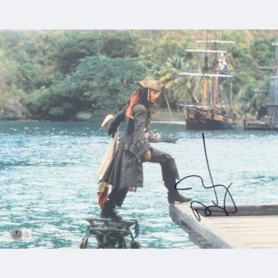 Pirates of the Caribbean - Signed by Johnny Depp (Captain Jack Sparrow) | Catawiki