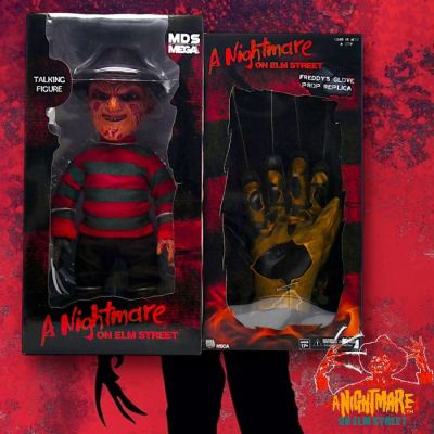 Mezco Toys and MDS Mega Scale SPEAKING Freddy Krueger in "A Nightmare On Elm Street" - Action figure + NECA and Reel Toys "Glove", OUT OF STOCK in Sealed Box | Catawiki