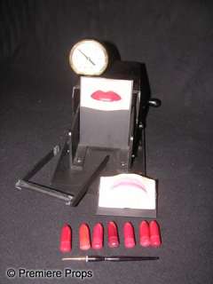 THE MAX FACTOR KISSING MACHINE | Premiere Props