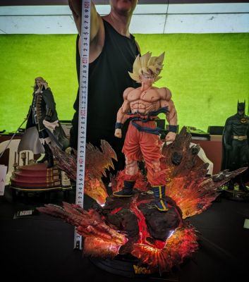 Son Goku Super Saiyan (Dragon Ball) - 44cm Resin Diorama - LED Lighting - Hand-Painted with Acrylics | Catawiki