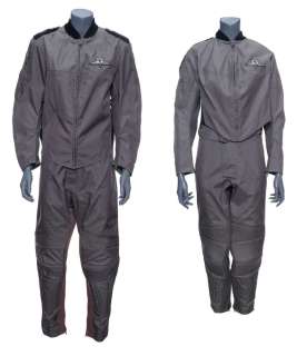 STARSHIP TROOPERS (1997) - Lot #360: Djana‘D‘s (Tami-Adrian George) and Corporal Birdie‘s (Ungela Brockman) UCF 6th Mobile Infantry Costumes