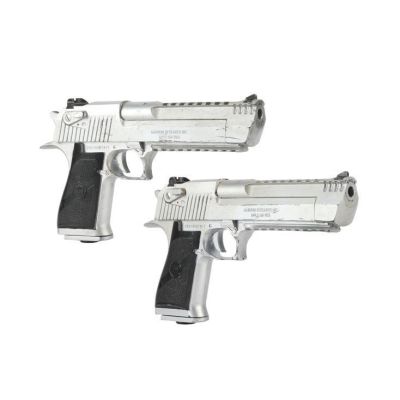 DEADPOOL & WOLVERINE (2024) - Lot #578 : Pair of Deadpool Variant-Universe Stunt Desert Eagle Pistols