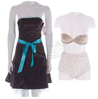 Zack and Miri Make a Porno - Miri’s Outfit with Granny Panties (Elizabeth Banks) | ScreenUsed