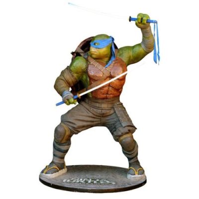TEENAGE MUTANT NINJA TURTLES: OUT OF THE SHADOWS (2016) - Lot #512 : Kevin Eastman-Autographed Full-Size Promotional Leonardo (Pete Ploszek) Statue