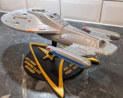 USS Voyager Starship Model with Display Stand - 3D Printed Hand Finished | eBay Europe (Buy It Now)