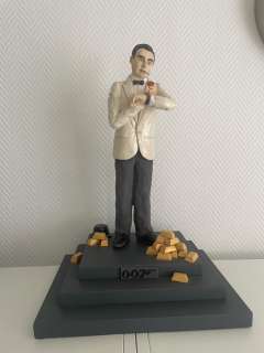 James Bond 007: Goldfinger - Sean Connery - Unique statue 1/1 - Handmade by Artist Helene van der Meer - Ceramic - 52 cm high | Catawiki