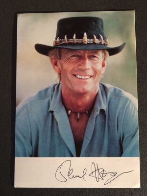 Crocodile Dundee - Signed by Paul Hogan, with Letter of Authenticity - Photo, Autograph