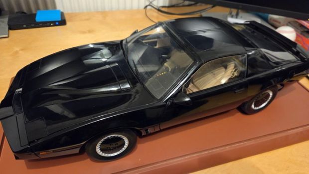 Knight Rider - Highly detailed 1:8 scale replica of K.I.T.T. with lights and sounds - 60 cm long, 7,5 kg | Catawiki