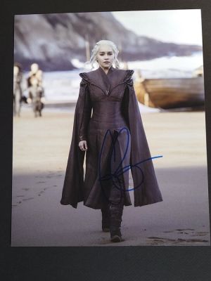 Game of Thrones - Signed by Emilia Clarke, with Letter of Authenticity - Photo, Autograph | Catawiki