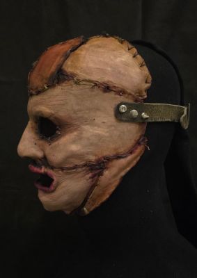 CloneClown’s Playground - Texas Chainsaw Massacre, the - ​Unique Handcrafted "Leather Face" Horror Mask "Rose" – 1 of 1 Artist Original | Catawiki