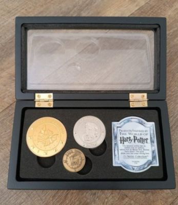 Harry Potter - - Movie prop Gringotts Bank Coin Collection from the Harry Potter saga | Catawiki