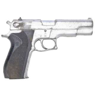 FIGHT CLUB (1999) - Lot 136 - The Narrator‘s (Edward Norton) Rubber Smith & Wesson 4506