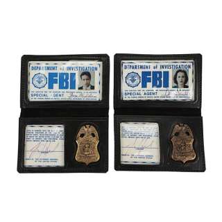 THE X-FILES (1993-2002) - Lot #462 : Fox Mulder‘s (David Duchovny) and Dana Scully‘s (Gillian Anderson) FBI Badges