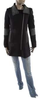 Lot 1086 - "JESSICA JONES" SEASON ONE COSTUME WITH TRINKET BOX