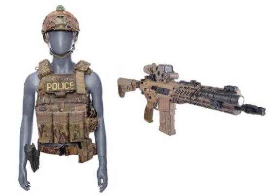 ONE BATTLE AFTER ANOTHER (2025) - Lot #298 : Colonel Steven J. Lockjaw‘s (Sean Penn) Screen-Matched Armored Vest and Stunt SIG MCX Spear Rifle with Lieutenant Billy Toejam‘s (Bryan Pickens) Screen-Matched Light-Up Helmet