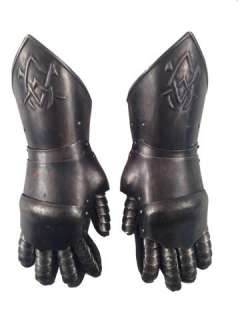Underworld: Rise of the Lycans Viktor (Bill Nighy) Armor Gloves Movie Props | Premiere Props