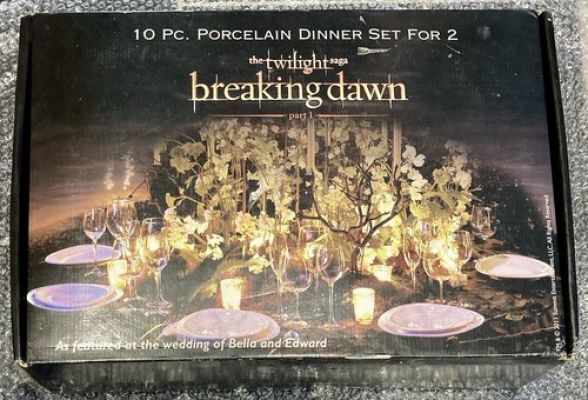 The Twilight Saga - Breaking Dawn Part 1 - 10 Pc. Porcelain Dinner Set For 2 | eBay Europe (Buy It Now)