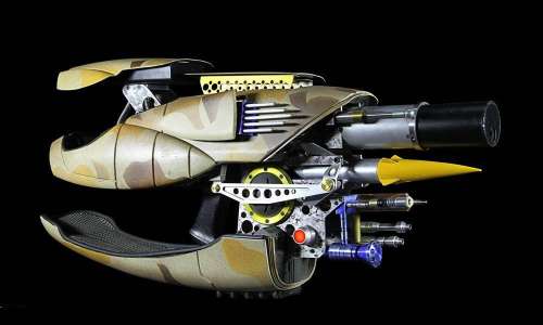 THE FIFTH ELEMENT (1997) - Lot 143 - Hero ZF-1 Gun