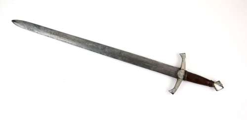 Braveheart (1995) - Two prop swords from the film starring and directed by Mel Gibson. | Ewbank’s