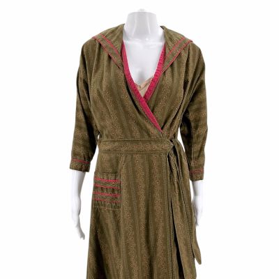 The Help Aibileen Clark (Viola Davis) Screen Worn Robe & Slip Ch 5 Sc 59, 59a, 64 | VIP Fan Auctions