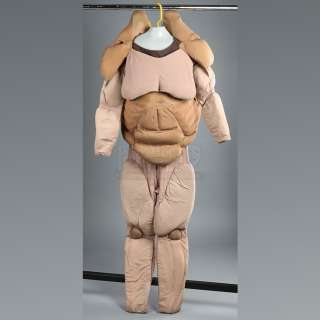 HARRY AND THE HENDERSONS (1987) - Lot 47 - Harry Muscle Suit