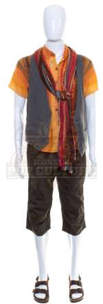 Lot 138 - Grown Ups – Rob Hilliard’s (Rob Schneider) Outfit – A159