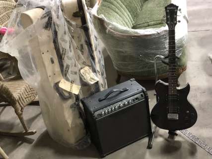 The American Horror Mystery-Thriller Show | Washburn Wi14 Electric Guitar w/ two guitar cases & spider III 30W Amplifier speaker | Direct Liquidation
