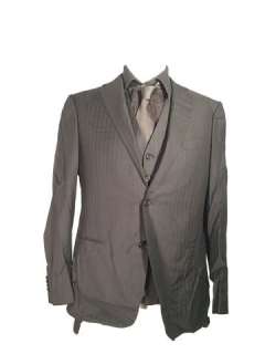 Resident Evil: The Final Chapter Dr. Isaacs (Iain Glen) Movie Costumes | Premiere Props