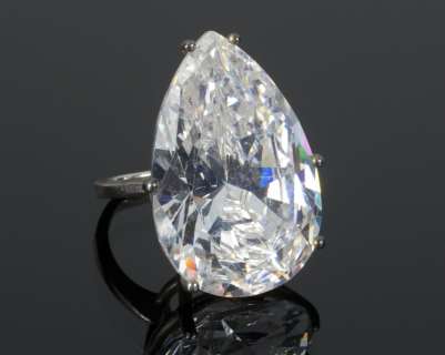 JOAN COLLINS DYNASTY AND DYNASTY: THE REUNION PUBLICITY RING AND BOOK | Julien’s